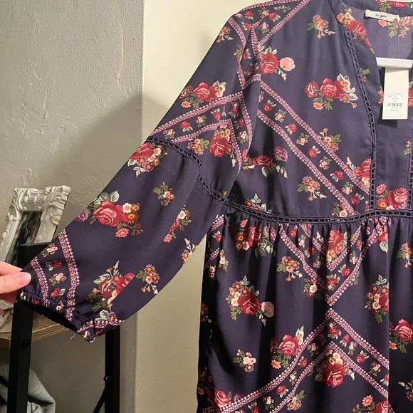 🎉HP🎉NWT FRANCESCAS PURPLE FLORAL 3/4 SLEEVES BLOUSE - Picture 3 of 3